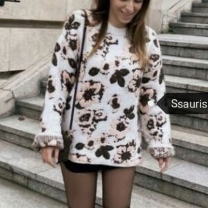 ZARA..Oversized Sweater